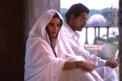 Víz - Lisa Ray és John Abraham