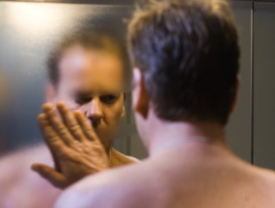 Tükrök - Kiefer Sutherland
