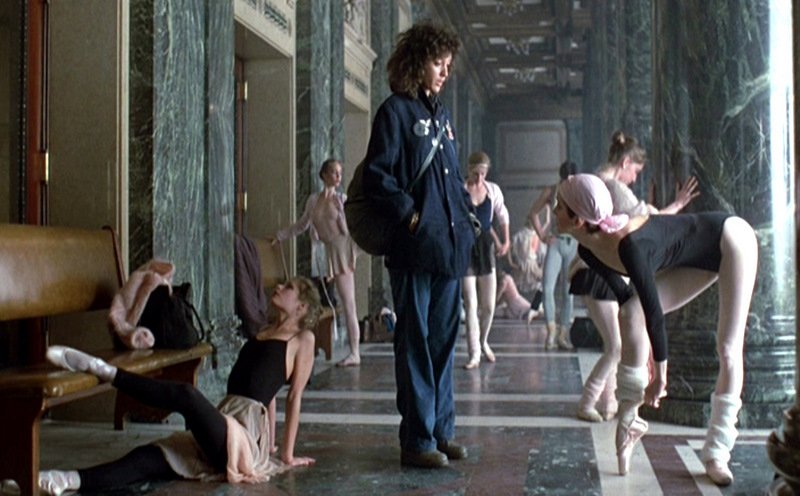 flashdance - jennifer beals középen