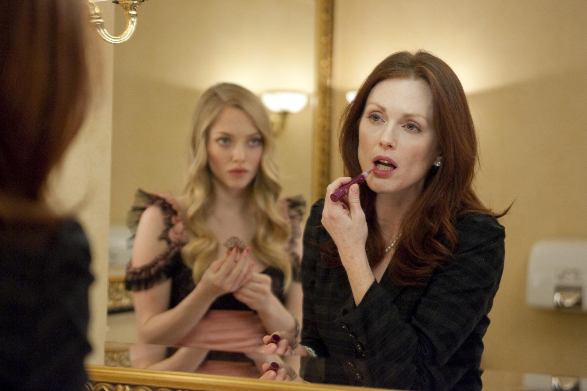 chloe - amanda seyfried és julianne moore